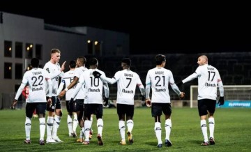  马赛德比战平局收场 球迷冲突震惊足坛  